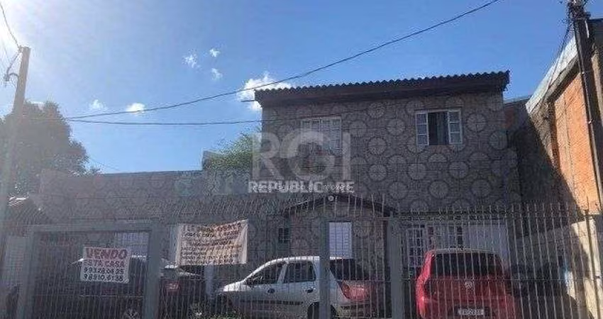 Casa para Venda - 200m², 5 dormitórios, 4 vagas - Jardim do Salso