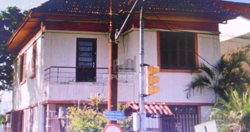 Casa para Venda - 240m², 3 dormitórios, sendo 1 suites, 3 vagas - Medianeira