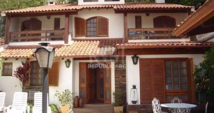 Casa para Venda - 144m², 3 dormitórios, sendo 2 suites, 4 vagas - São João