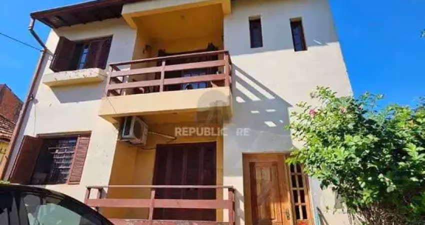 Casa para Venda - 248.56m², 5 dormitórios, 2 vagas - Teresópolis