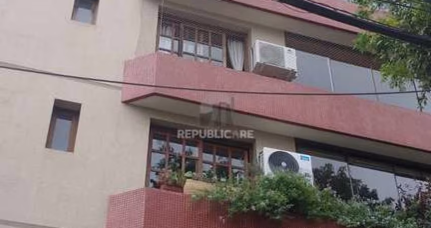 Apartamento 3 dormitórios com dependência, amplo, Santana 3 vagas, elevador