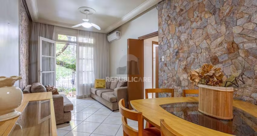 Apartamento com 2 dormitórios no Bairro Menino Deus