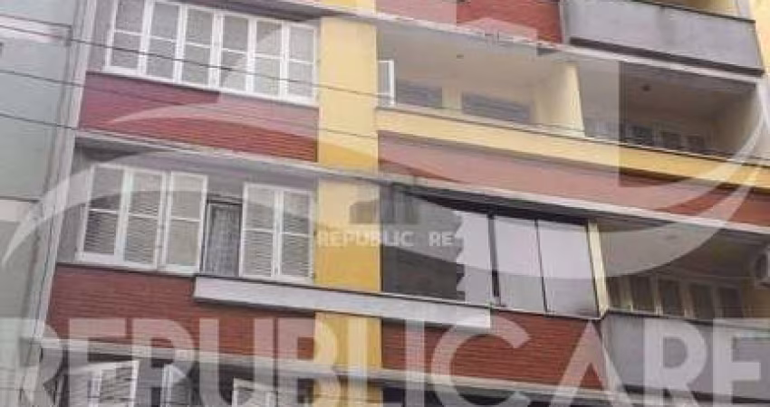 APARTAMENTO DE 1 DORMITÓRIO EM PRÉDIO COM PORTARIA 24hr.
