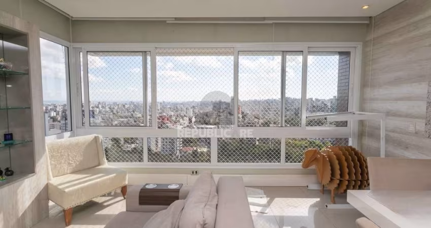 Apartamento com 3 quartos(1 suíte) e 2 vagas de garagem no Bairro Petrópolis