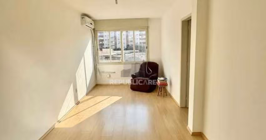 Excelente apartamento 2 quartos 1 vaga de garagem escriturada prédio com elevado