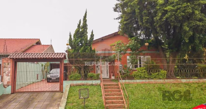 Casa com 2 quartos, vaga de garagem, churrasqueira, com 200m² privativos no cent