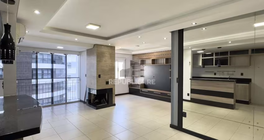 APARTAMENTO DE 2 DORMITÓRIOS, SENDO 1 SUÍTE E 2 VAGAS DE GARAGEM