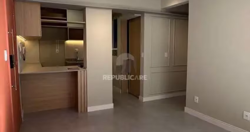 Apartamento 1 dormitório, sol norte, localizado no centro histórico