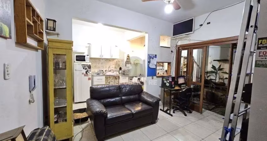 Apartamento à venda no centro histórico com 41 m² e 2 dormitórios/quartos disponíveis.