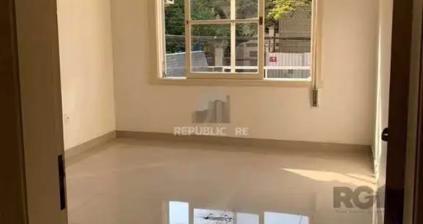 Vende-se belíssimo apartamento 3 suítes, de frente, próximo ao parcão, reformado