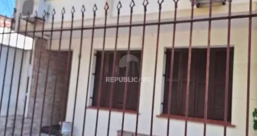 Apartamento à venda com 65m², 2 dormitórios/quartos no bairro independência