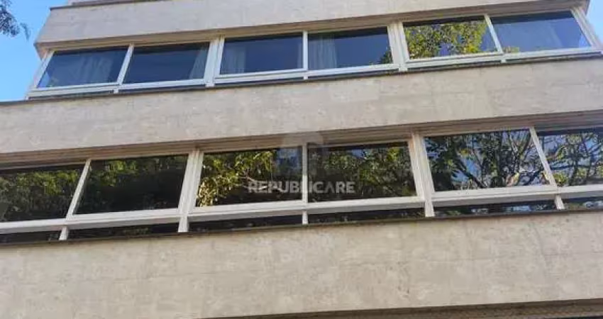 Apartamento à venda com 3 dormitórios no bairro independência e área de 217 m²