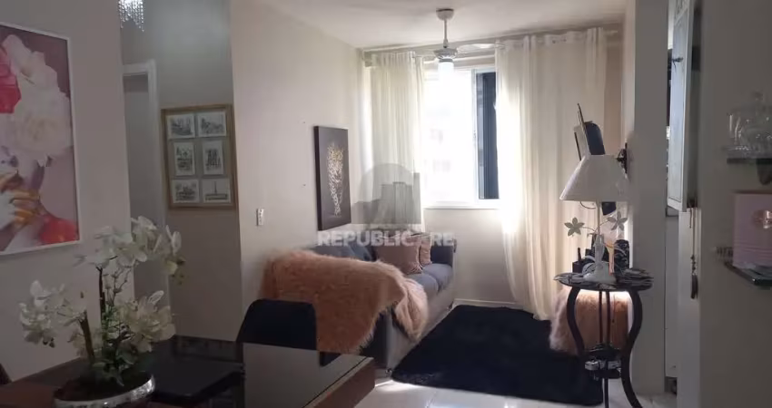 Apartamento à venda com 45m² e 2 dormitórios/quartos no bairro cavalhada