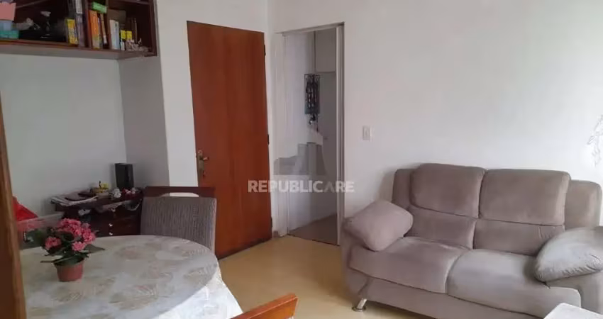 Apartamento com 02 dormitórios  com estacionamento convenção