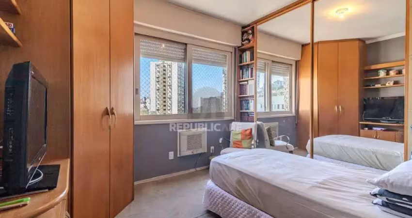 Apartamento com 3 quartos à venda na Rua Coronel Paulino Teixeira, 423, Rio Branco, Porto Alegre
