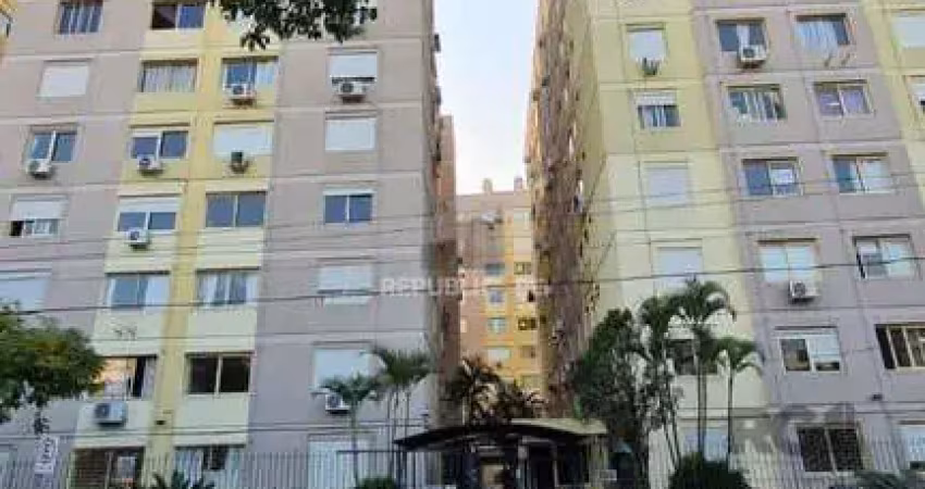 Apartamento com 2 dormitórios, muito bem localizado, próximo a todos os recursos