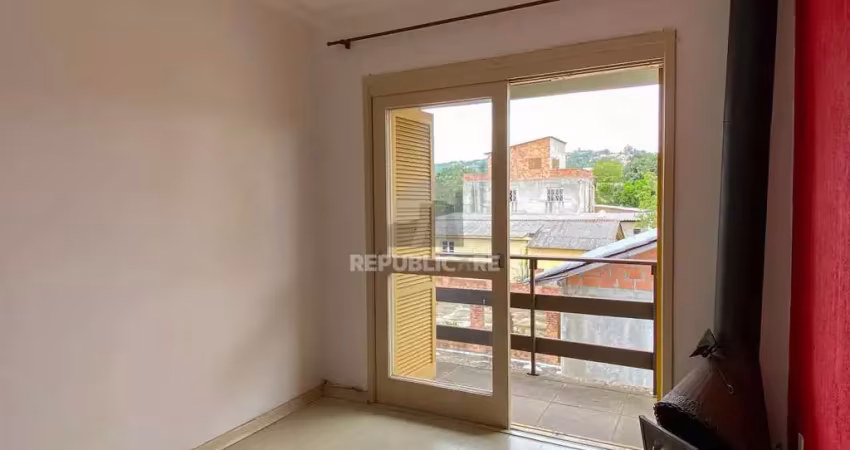 Apartamento 1 dormitório com sacada de 44m² no bairro partenon