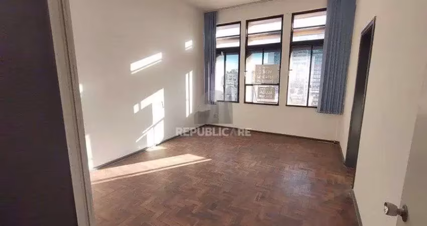 Escritório à venda no centro histórico com 61 m² de área útil disponível para negócios