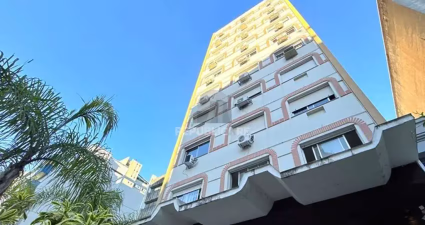 Apartamento à venda no centro histórico com 30 m² e 1 dormitório/quartos disponível.