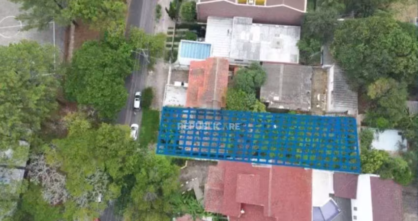 Terreno à venda em localização privilegiada na chácara das pedras – 420m²