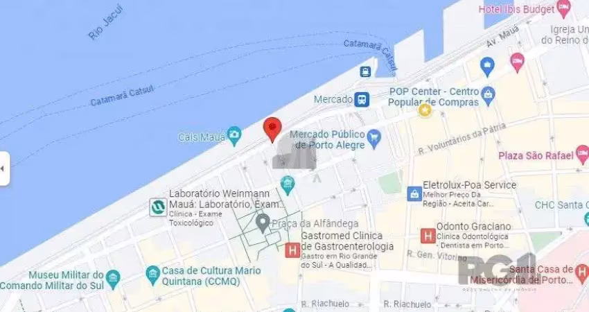 Garagem à venda no centro histórico com área de convivência ampla e disponível para negociação