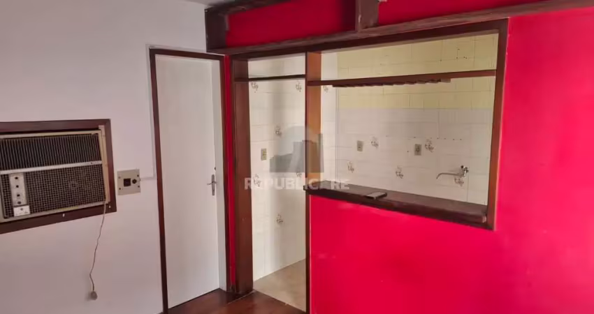 Jk / sala & dormitório ( desocupado ) com ampla e boa cozinha