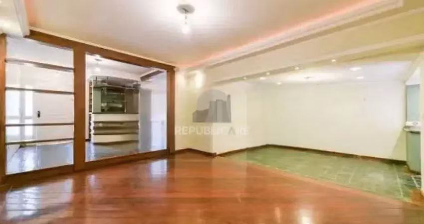 Casa residencial à venda no jardim botânico, com 230 m² e 3 dormitórios/quartos.