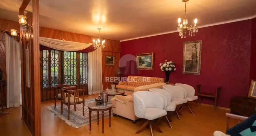 Casa à venda com 280m², 4 quartos e 2 vagas no bairro auxiliadora
