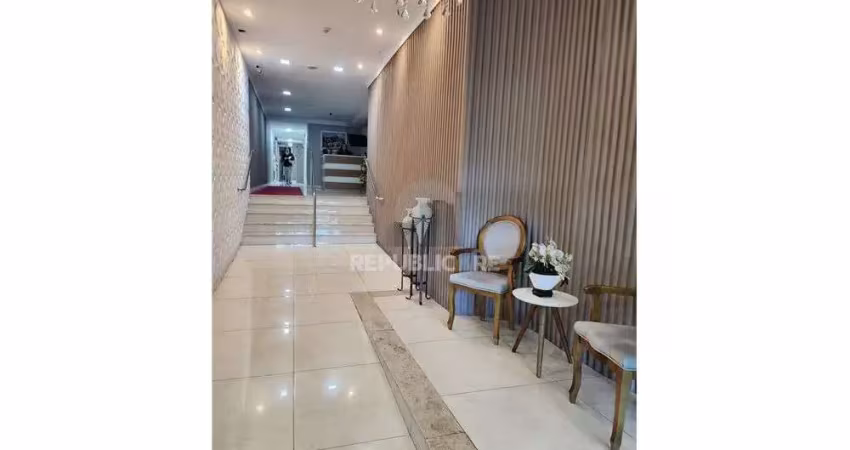 Apartamento à venda no centro histórico com 76 m² e 2 dormitórios/quartos disponíveis.
