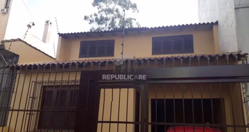 Casa sobrado no bairro auxiliadora de 3 dormitórios e 3 vagas