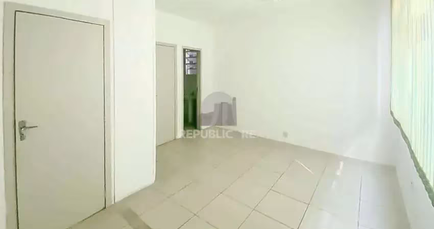 Escritório à venda no centro histórico com 50 m² de área útil disponível.