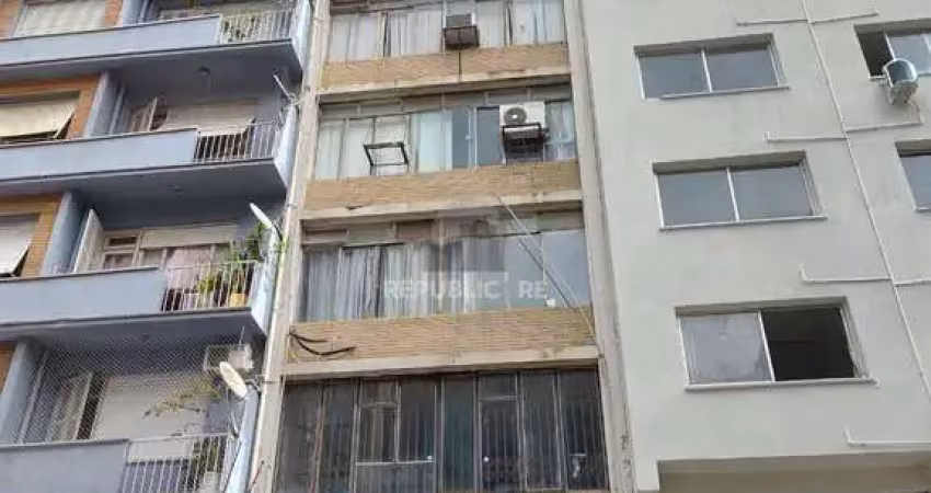 Kitnet / Stúdio à venda na Rua General Câmara, 383, Centro Histórico, Porto Alegre