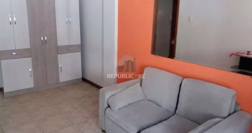 Apartamento à venda no centro histórico com 51 m² e 1 quarto/dormitório disponível.