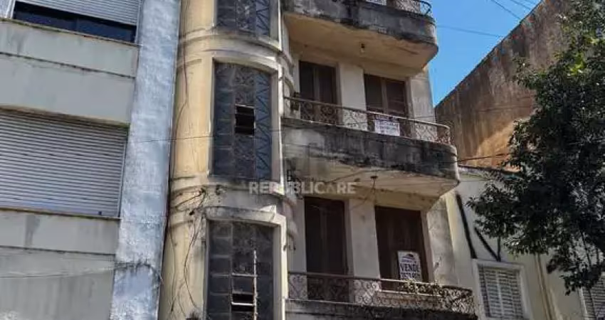 Apartamento à venda no centro histórico, 100 m² e com 3 dormitórios/quartos.