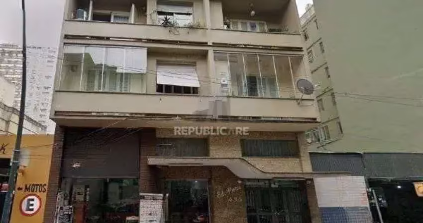 Apartamento à venda no centro histórico com 86 m² e 2 dormitórios/quartos disponíveis.
