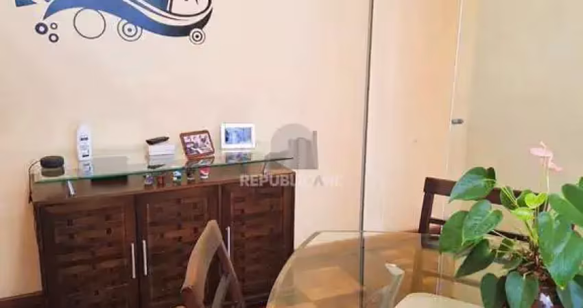 Apartamento à venda no centro histórico com 67 m² e 2 dormitórios/quartos.