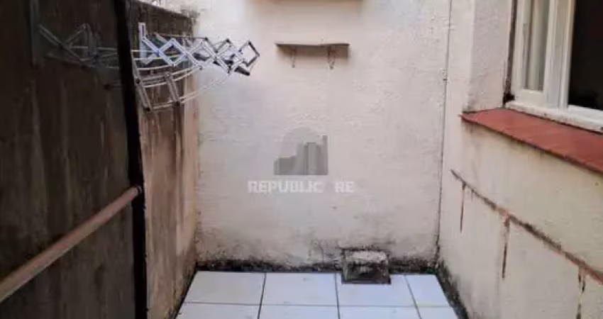 Apartamento à venda no menino deus com 48m² e 2 dormitórios/quartos disponíveis.
