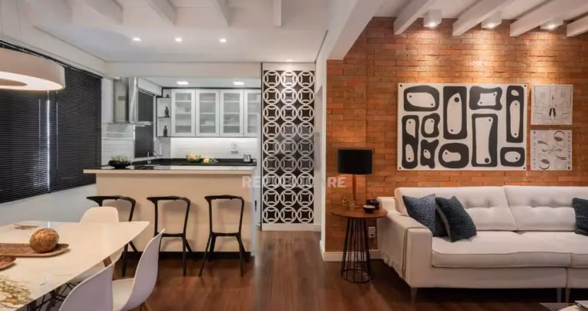 Apartamento à venda no centro histórico com 90 m² e 2 dormitórios/quartos disponíveis.