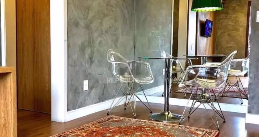 Apartamento à venda no centro histórico com 46m² e 1 dormitório/quarto disponível.