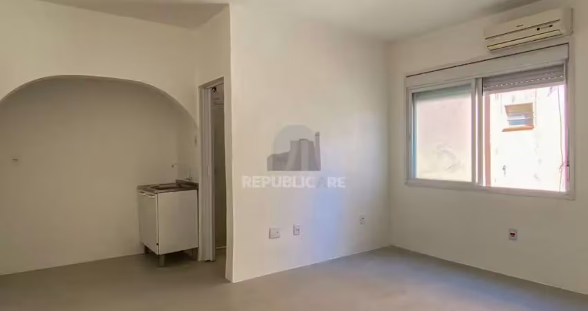 Apartamento à venda na cidade baixa com 27 m² e 1 quarto disponível!