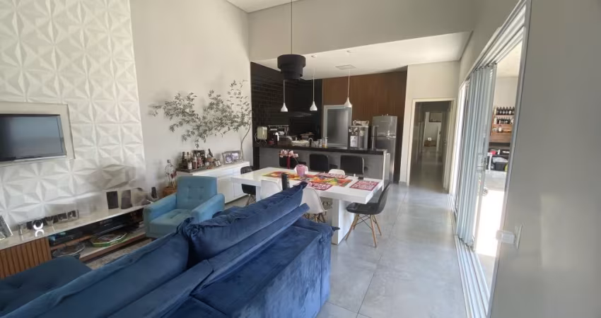 Casa térrea com piscina em um dos melhores condomínios de Sorocaba/SP