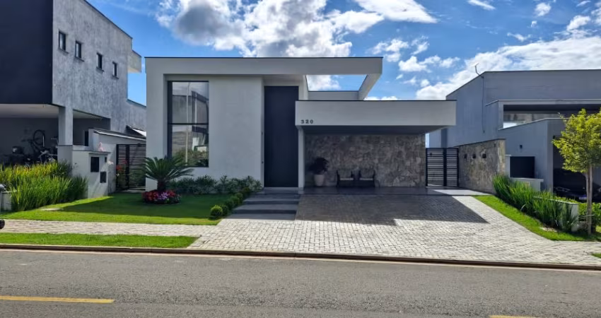 Casa térrea, super iluminada, próxima ao lazer do condomínio