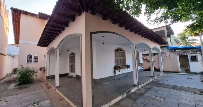Casa para Venda em Rio de Janeiro, Campo Grande, 3 dormitórios, 1 suíte, 3 banheiros, 3 vagas