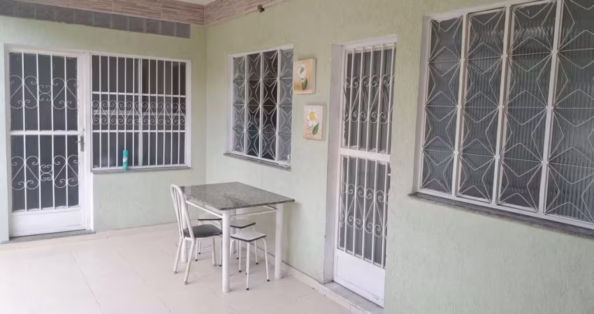 Casa para Venda em Rio de Janeiro, Campo Grande, 3 dormitórios, 2 banheiros, 2 vagas