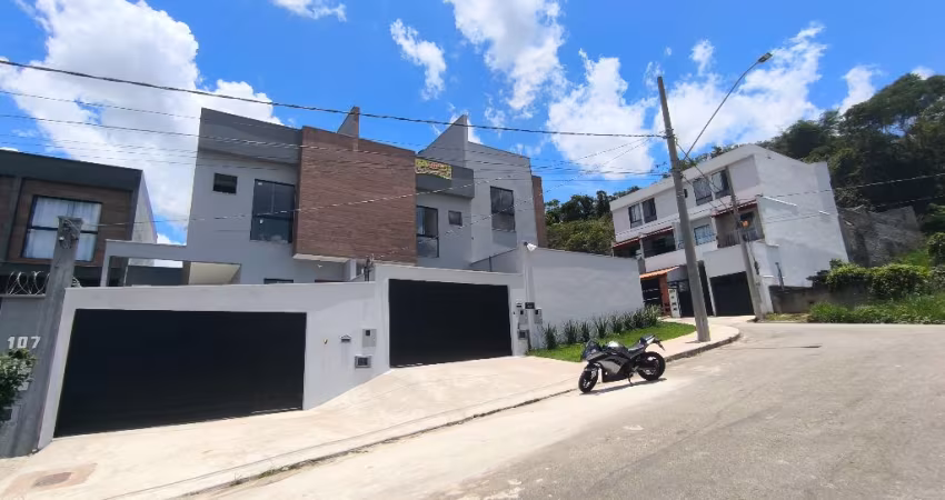 Linda  casa 3 quartos no Bairro Jardim João em Juiz de Fora - MG