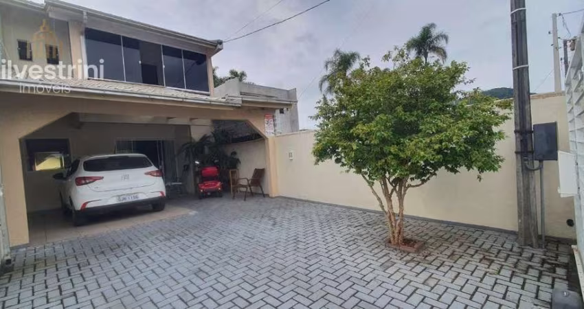 Sobrado a 500 metros da praia próxima do Beto Carrero em Penha SC