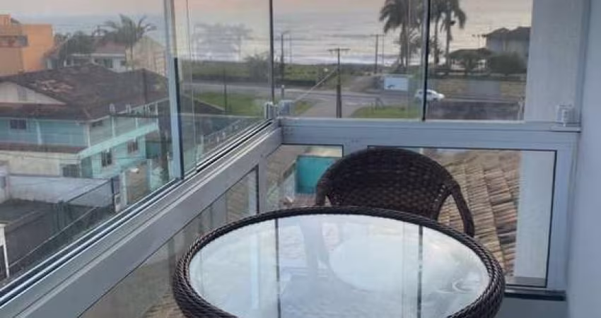 Apartamento Finamente Mobiliado a 200 metros do mar em Piçarras SC
