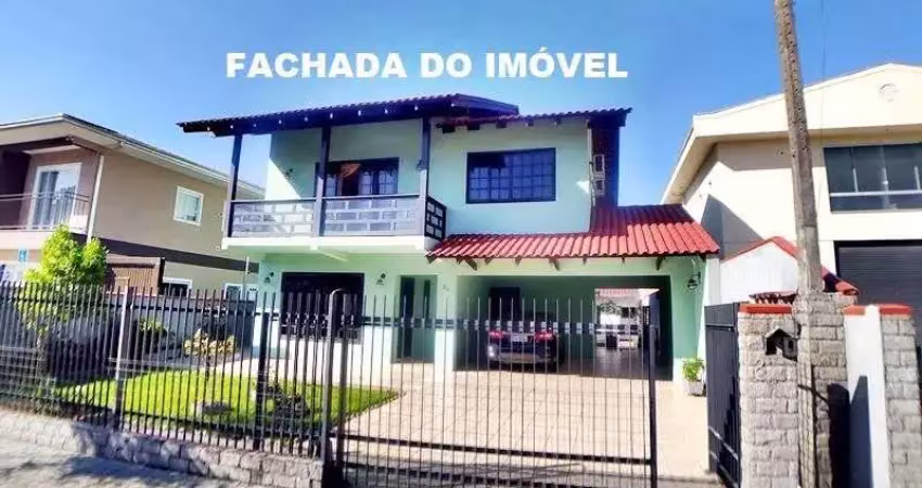 Casa com 3 quartos à venda na Rua Otto Benack, 84, Bom Retiro, Joinville