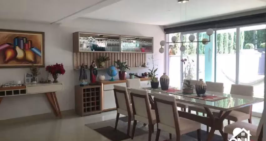 Casa sobrado sendo 4/4 suítes e piscina com sauna no condomínio granville - go