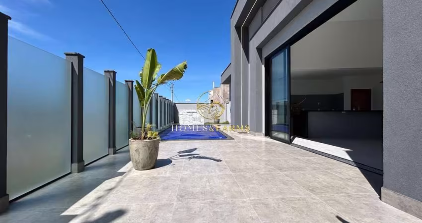 Bela Casa a Venda no Jardins Capri - Senador Canedo